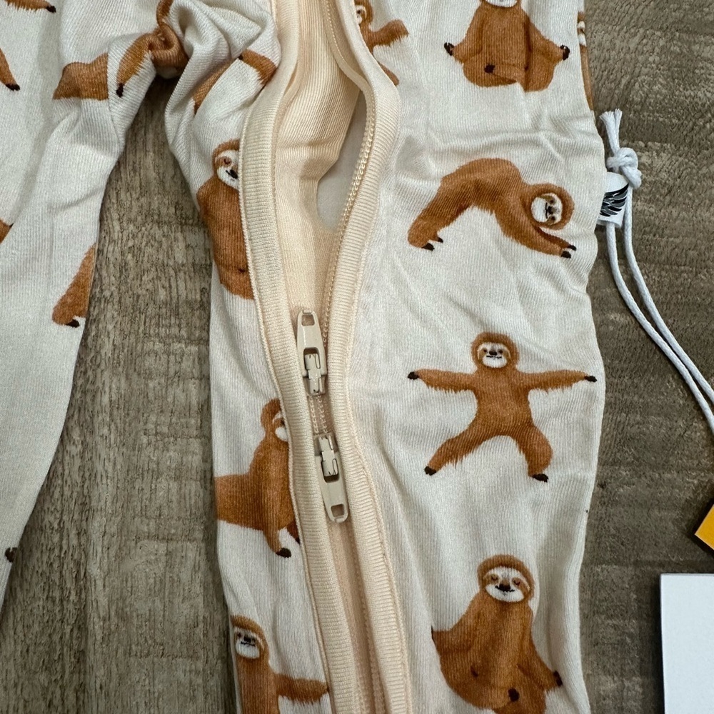 Free Birdees | Yoga Sloths Convertible Footie | 12–18M - Picture 10 of 15